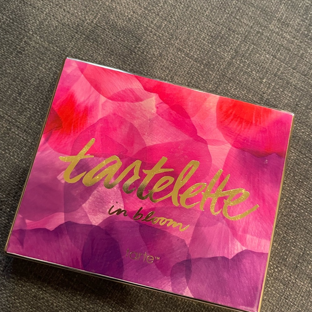 TARTE TARTELETTE IN BLOOM PALETTE
